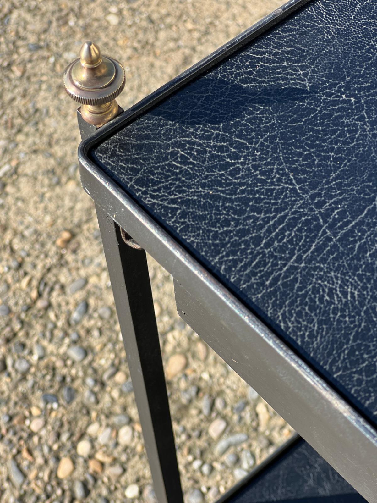 Table d'appoint ou chevet, style Jacques Adnet, design français 1950