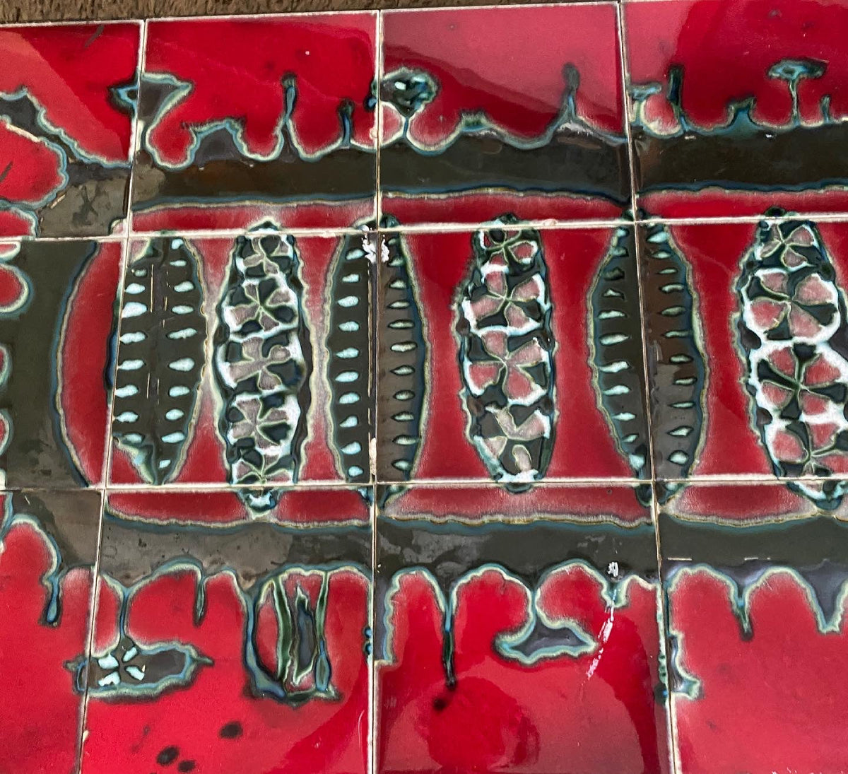 Table basse en céramique et métal 1960 dans le goût de Roger Capron
