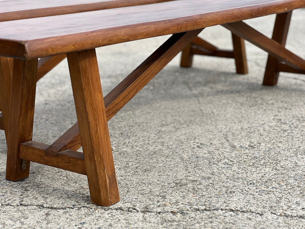 Paire de bancs vintage en bois massif 1960