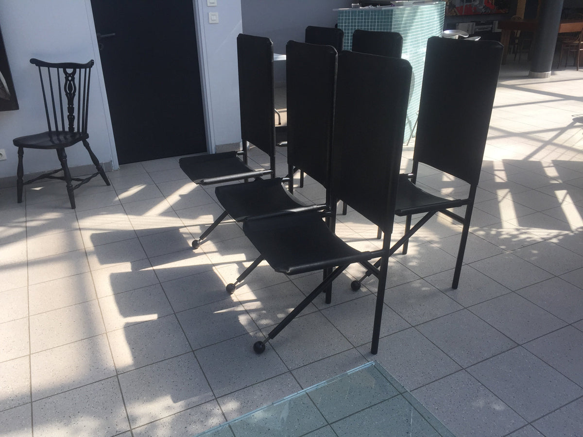 Ensemble de 6 chaises tripodes en cuir et métal 1970