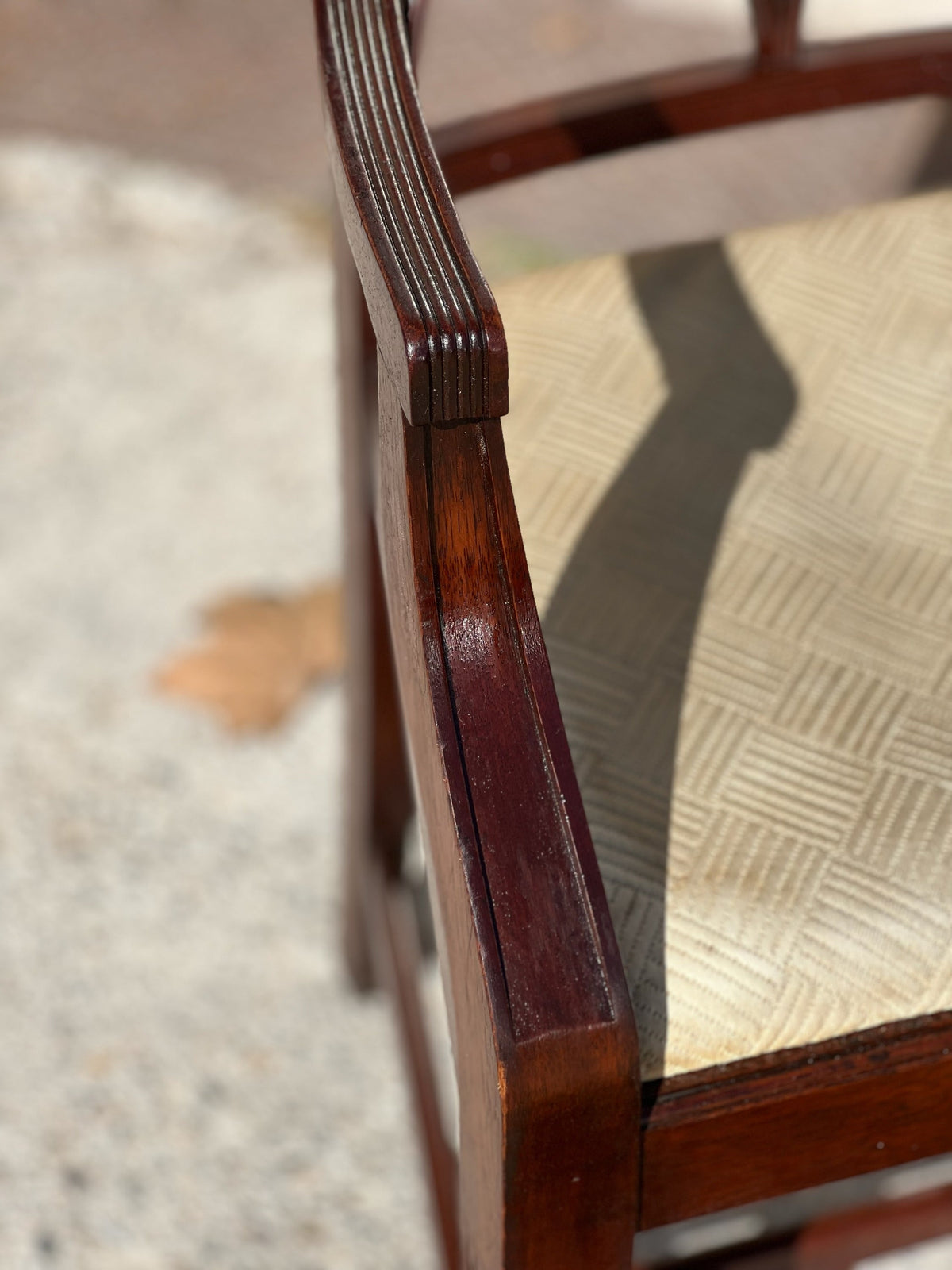 Ensemble de salle à manger : 1 table et 6 fauteuils en acajou, XXe siècle