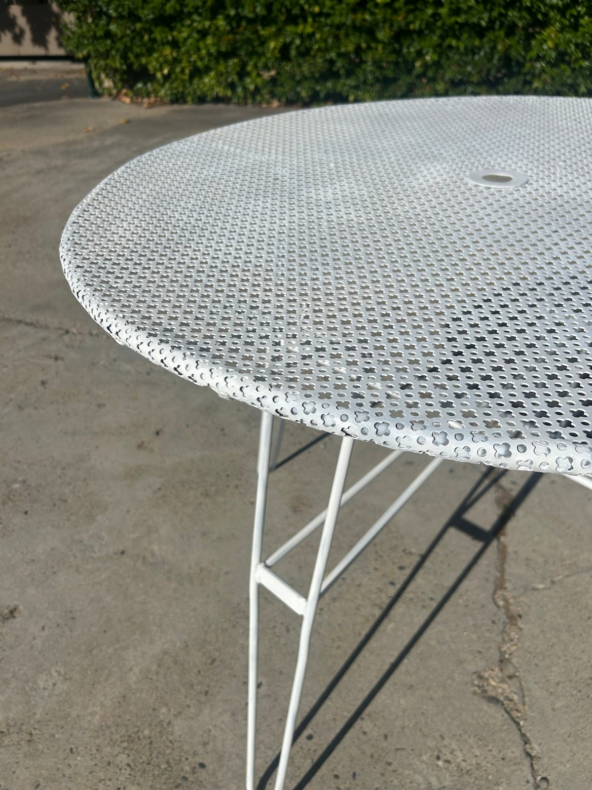 Table de jardin attribuée à Mathieu Matégot, années 1950