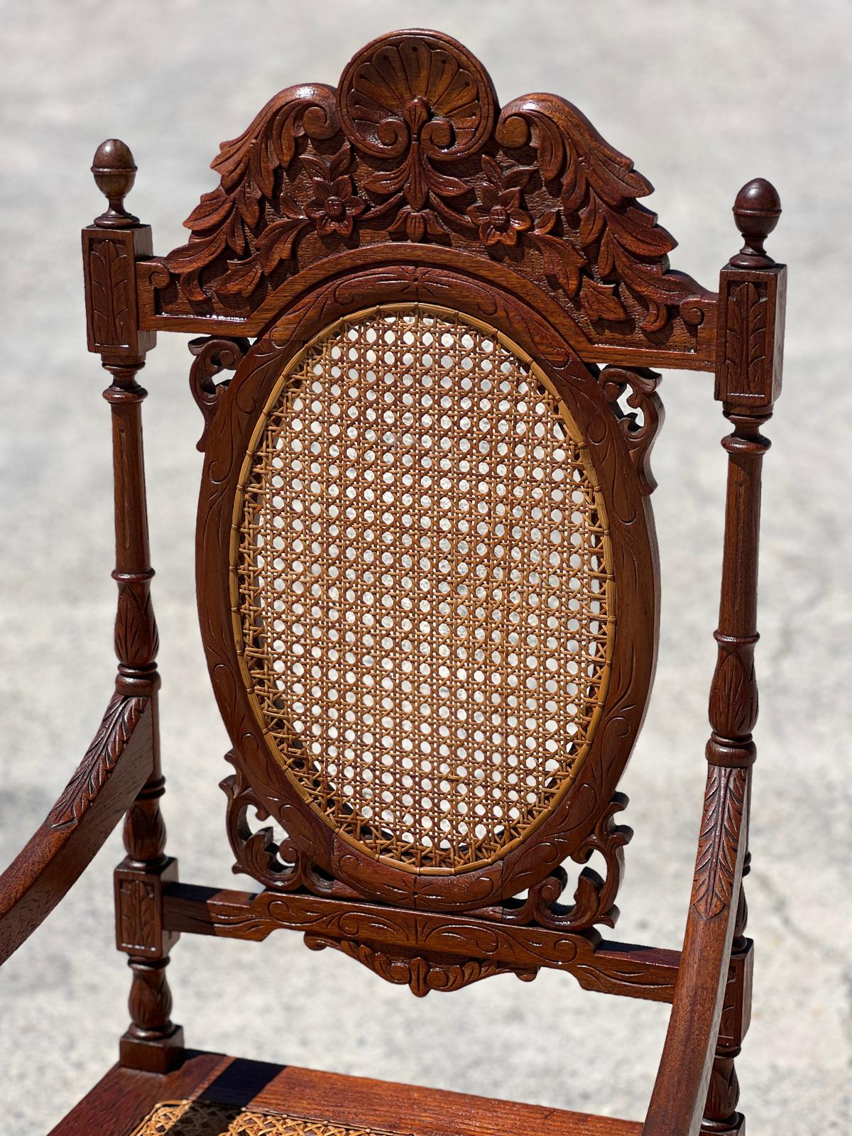 Fauteuils Médaillon en Bois Tourné et Sculpté, fin du 19ème Siècle, Set de 8