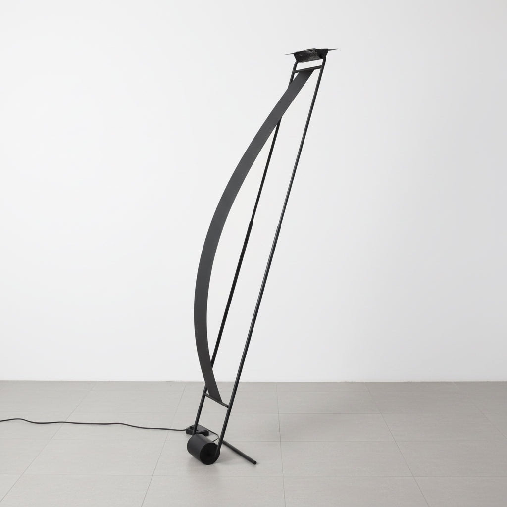 Lampadaire Design Éric Solè modèle "Zippo" en tôle laquée noire 1980
